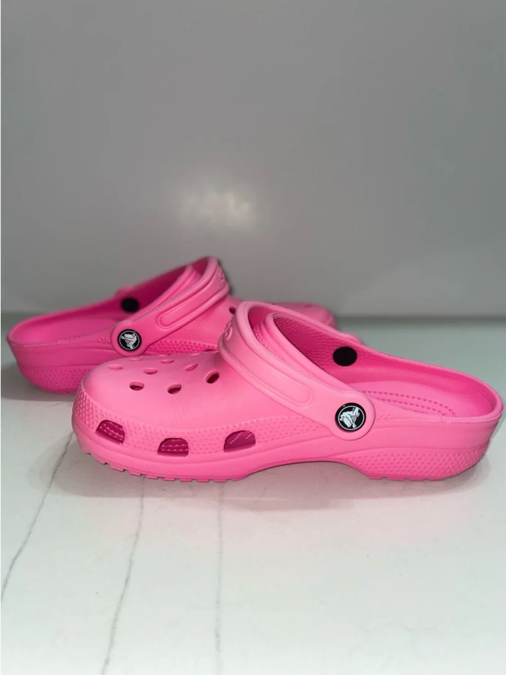 Crocs Classic Clog Hot Pink Slippers Kids Girl’s Size Junior 5